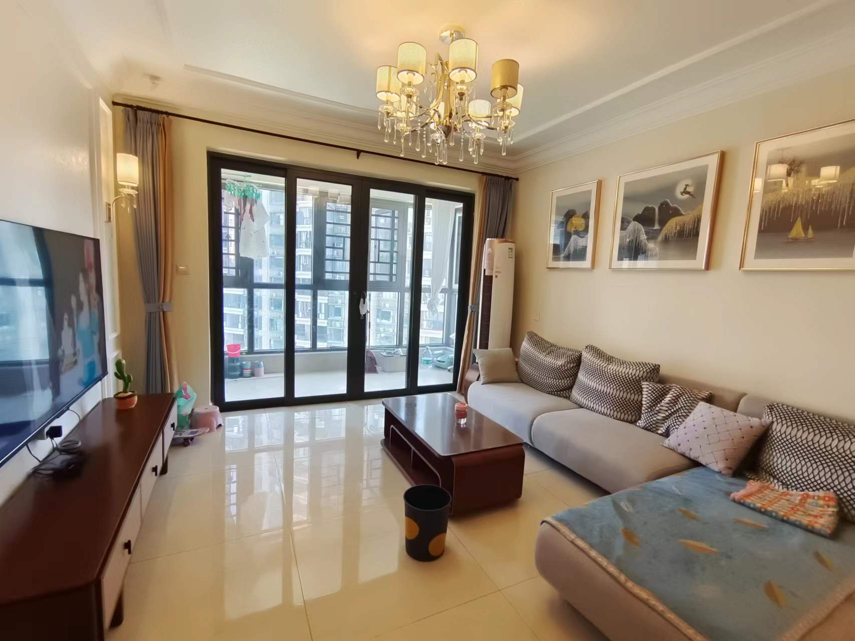 恒大华府  3室2厅2卫    93.8万室内图