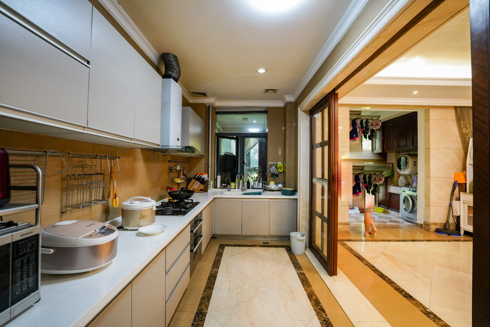 中隆国际御玺  5室2厅2卫    526.7万厨房