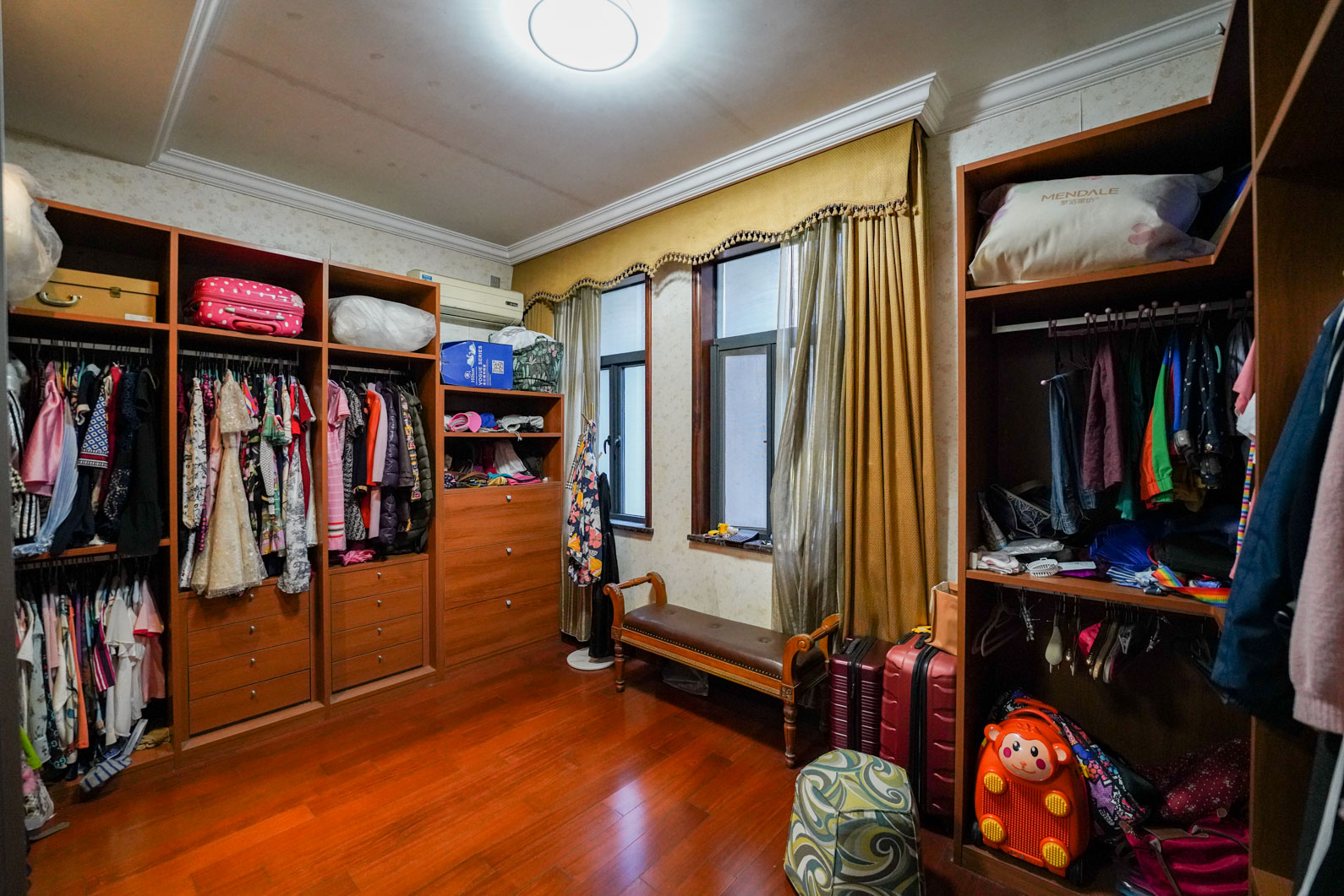 中隆国际御玺  5室2厅2卫    526.7万其他