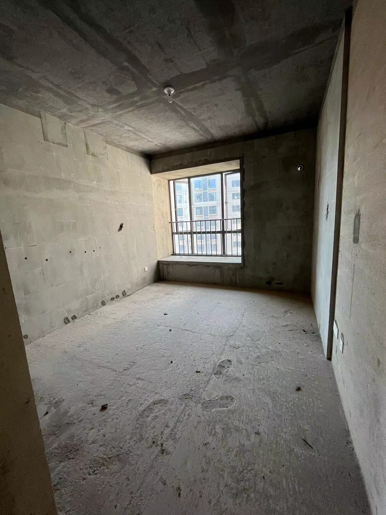 山水豪庭 4室2厅1卫 94.0万 山水豪庭 4室2厅1卫 94.0万室内图