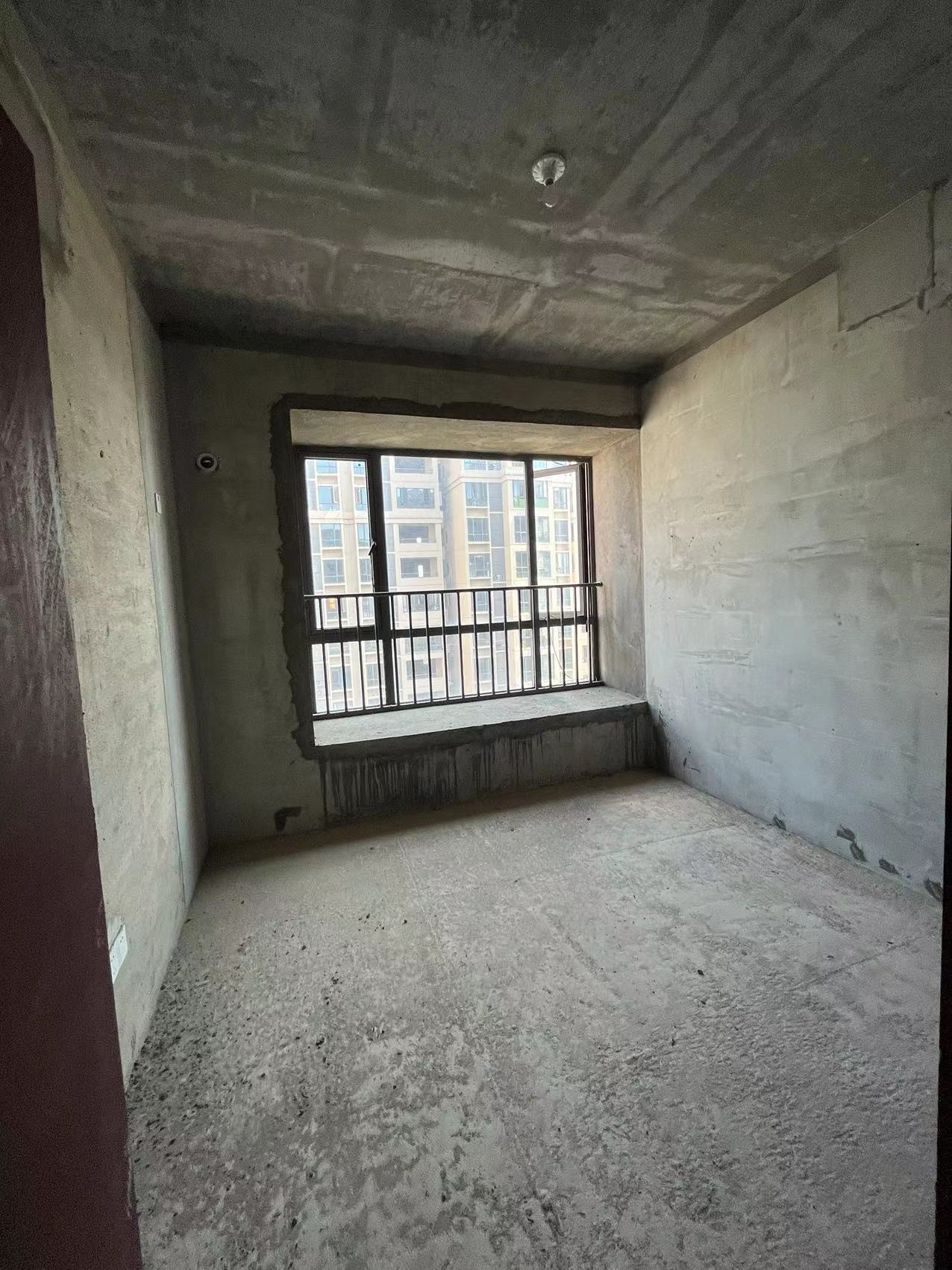 山水豪庭 4室2厅1卫 94.0万 山水豪庭 4室2厅1卫 94.0万室内图