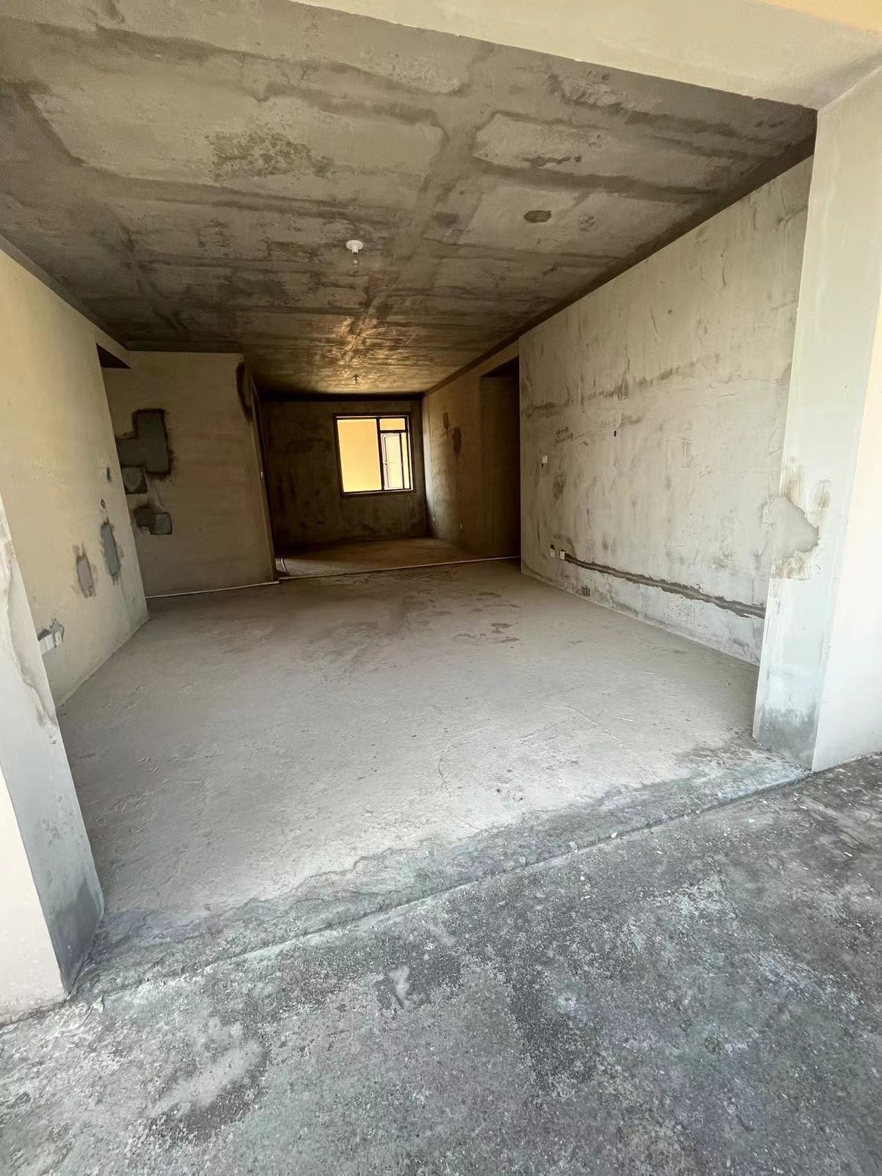 山水豪庭 4室2厅1卫 94.0万 山水豪庭 4室2厅1卫 94.0万室内图