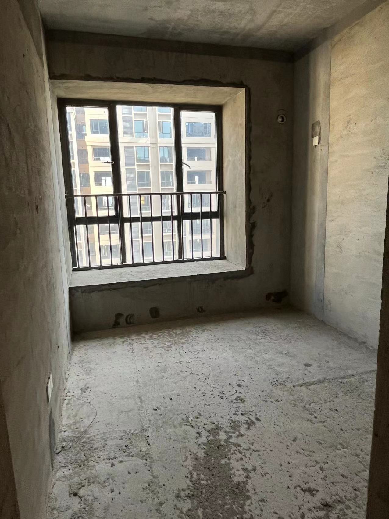 山水豪庭 4室2厅1卫 94.0万 山水豪庭 4室2厅1卫 94.0万室内图