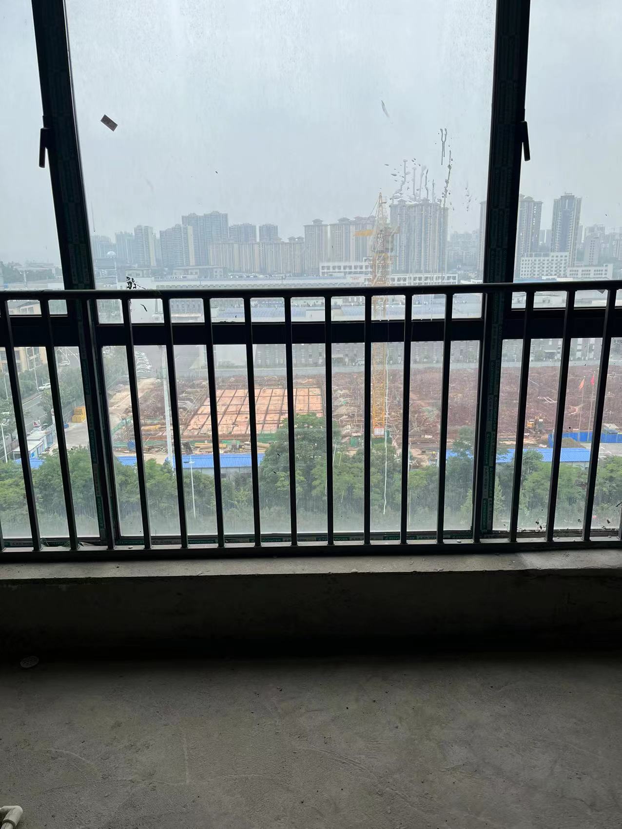 山水洲城华晨第一城 3室2厅1卫 60.0万 山水洲城华晨第一城 3室2厅1卫 60.0万室内图