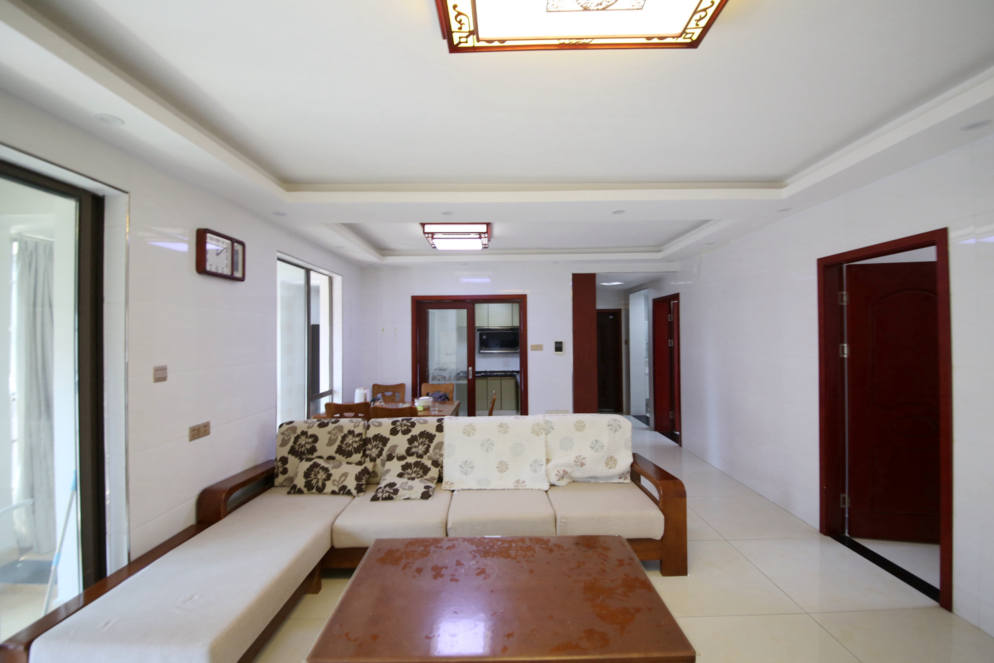 雨花公馆(紫苔名苑)  4室2厅2卫    185.0万客厅