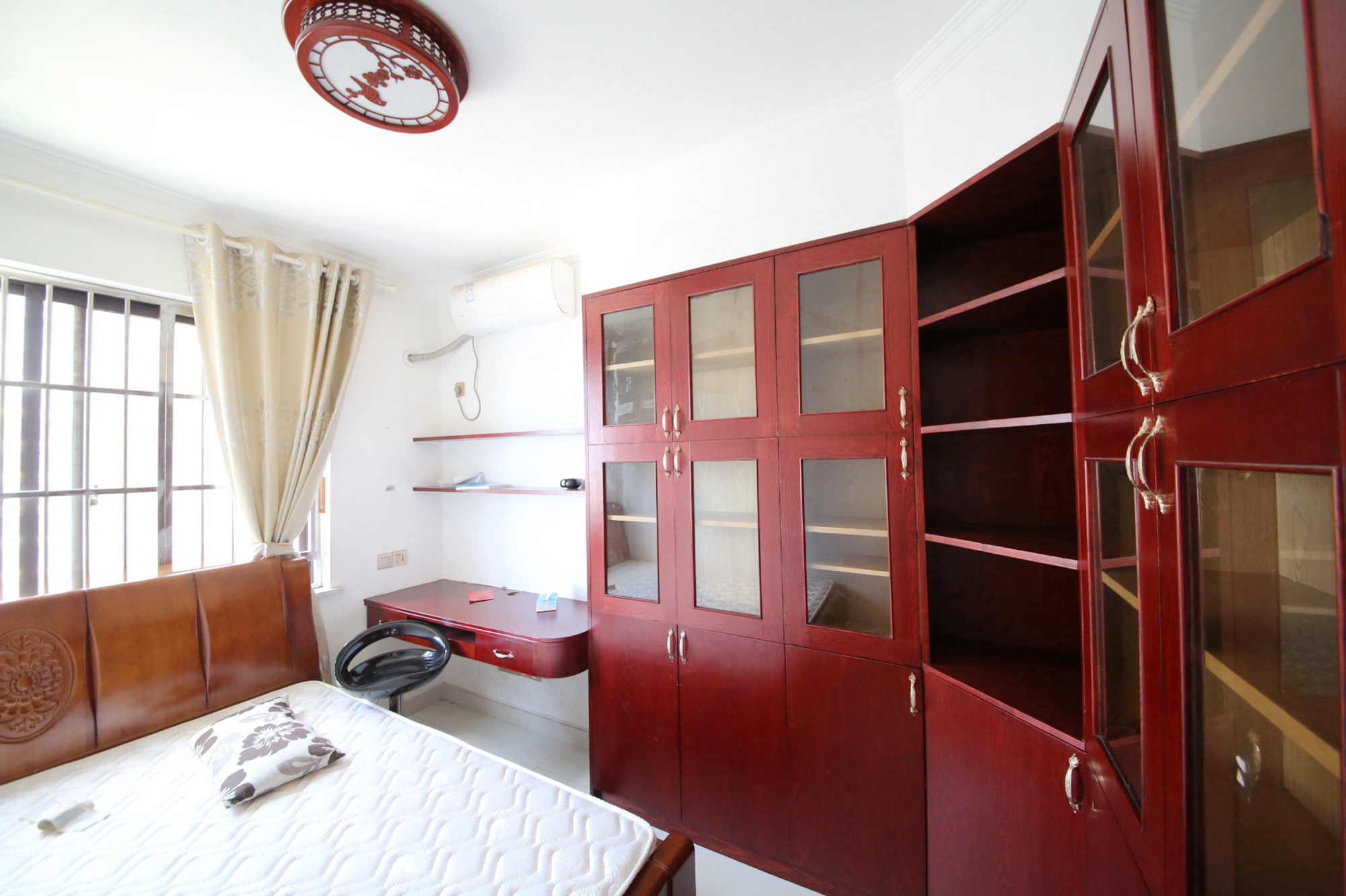 雨花公馆(紫苔名苑)  4室2厅2卫    185.0万卧室