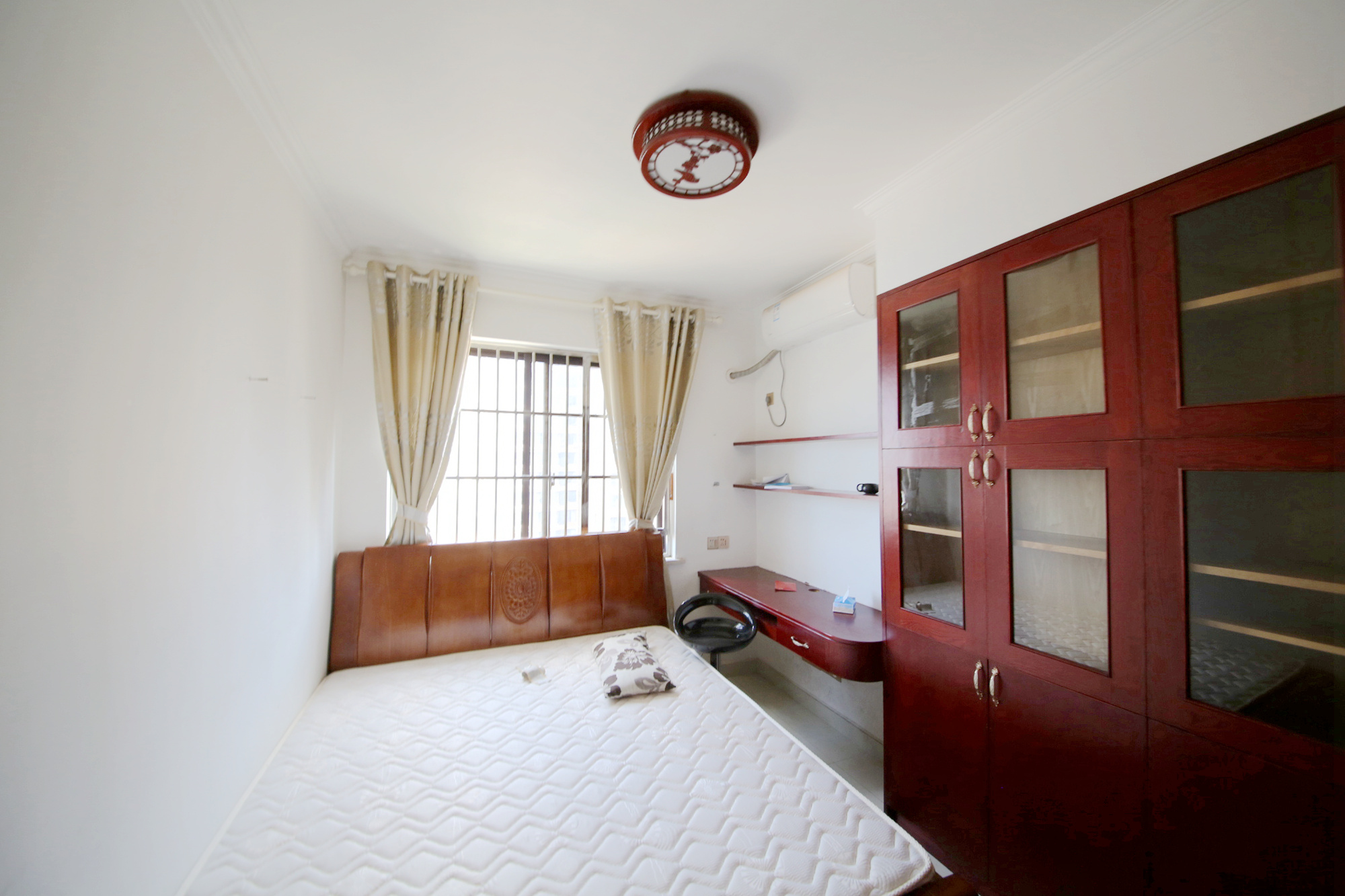 雨花公馆(紫苔名苑)  4室2厅2卫    185.0万卧室