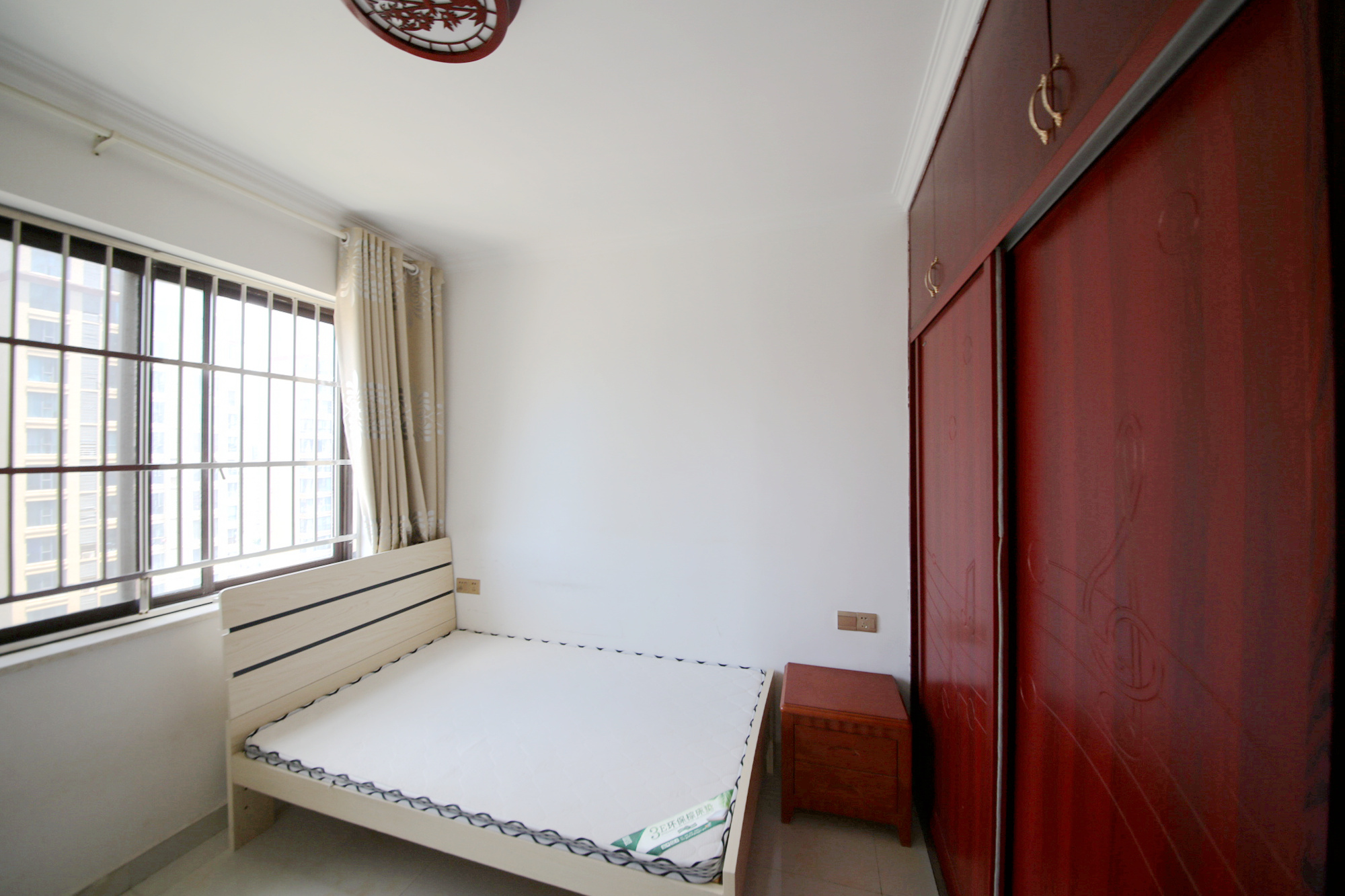 雨花公馆(紫苔名苑)  4室2厅2卫    185.0万卧室