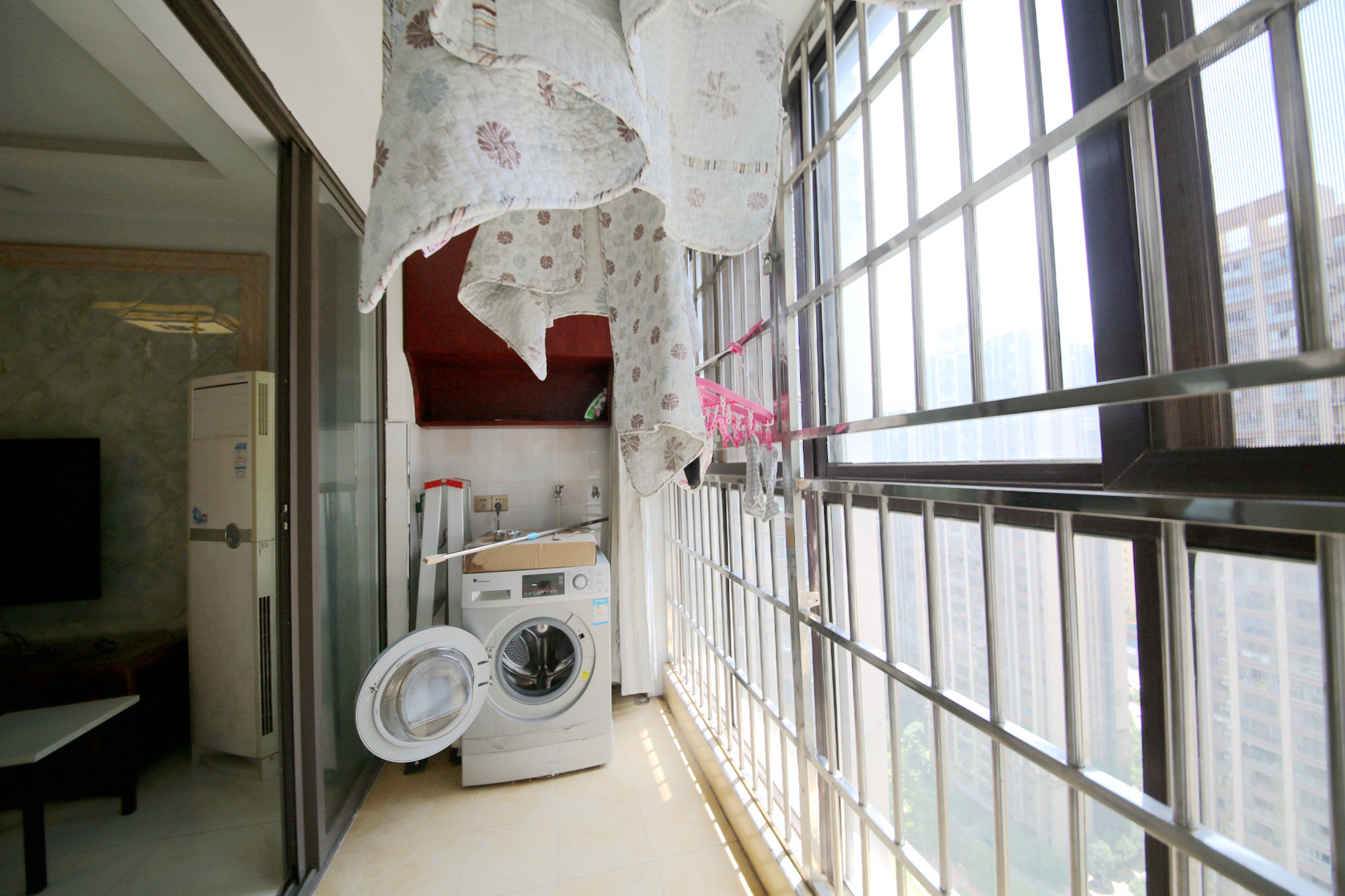 雨花公馆(紫苔名苑)  4室2厅2卫    185.0万阳台