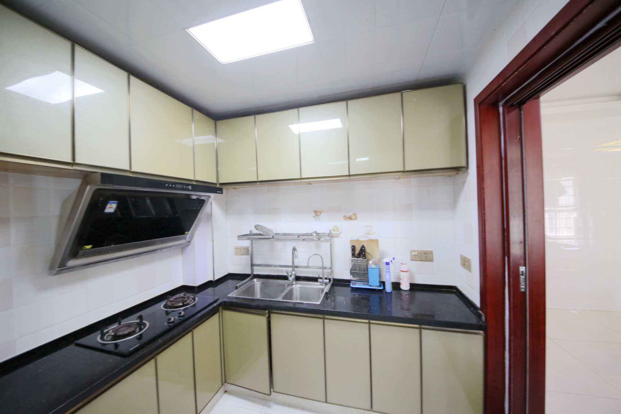 雨花公馆(紫苔名苑)  4室2厅2卫    185.0万厨房