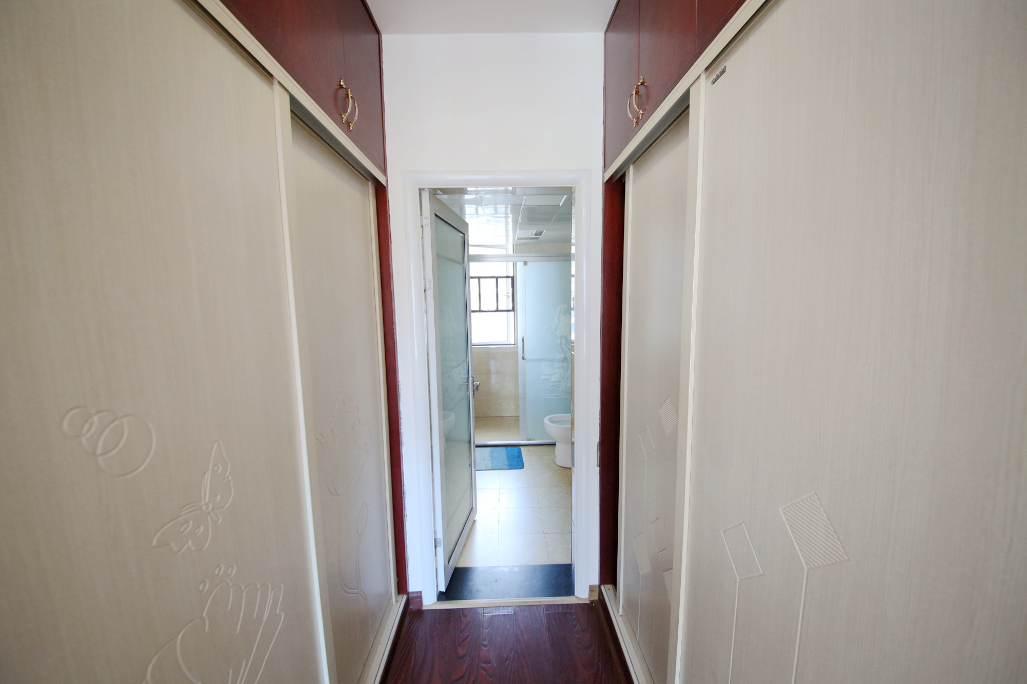 雨花公馆(紫苔名苑)  4室2厅2卫    185.0万其他