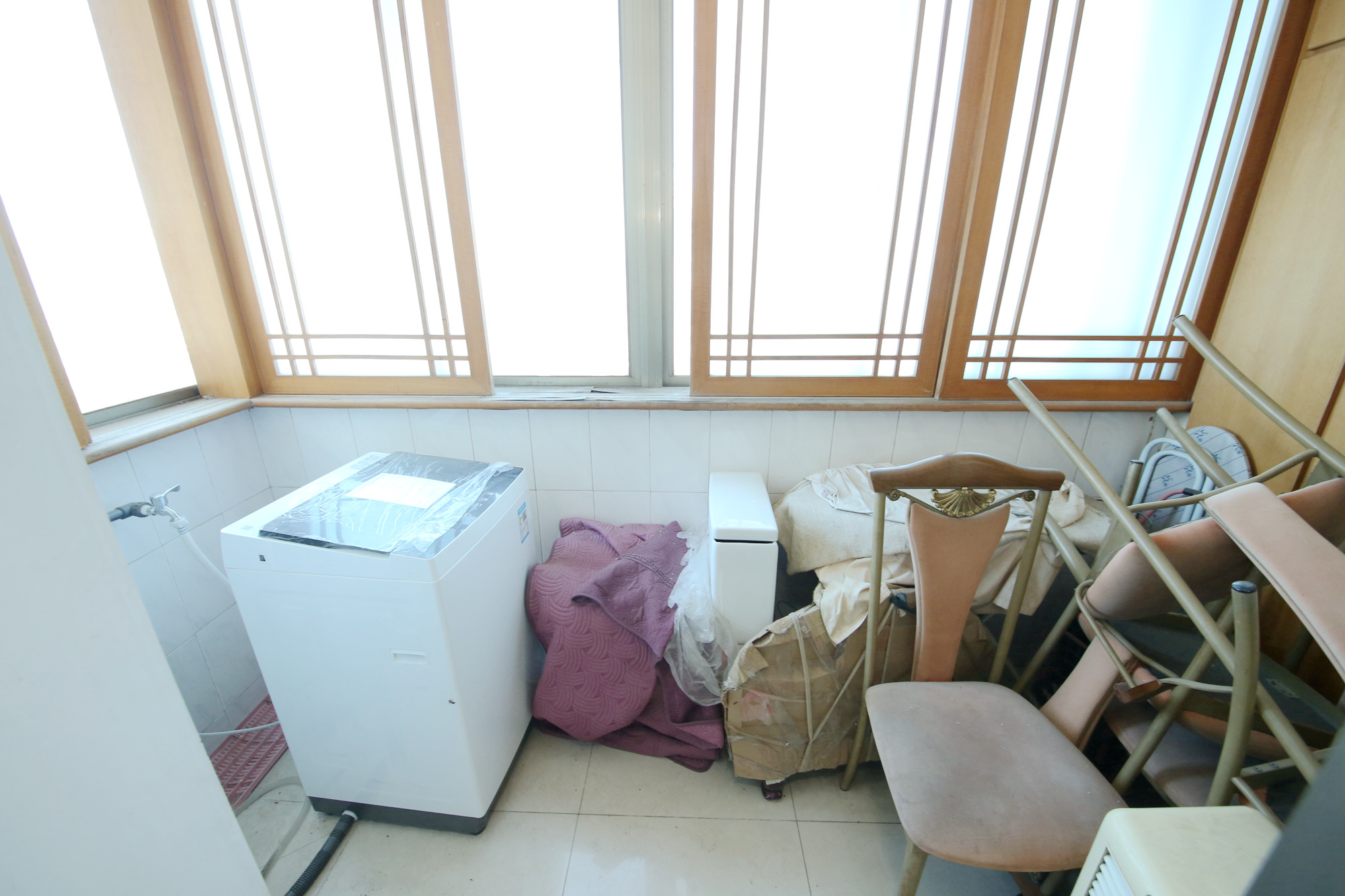 湖南省石油总公司宿舍  3室2厅2卫   188.00万阳台