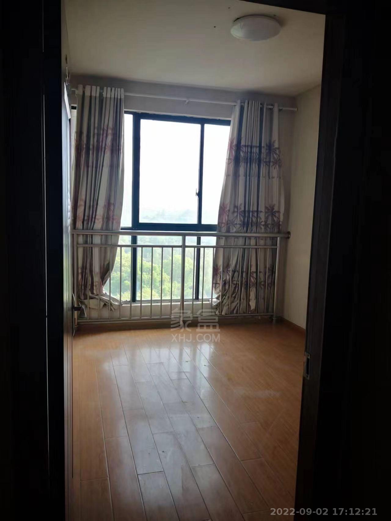 荷塘嘉苑 5室2厅1卫 2500.00元/月 荷塘嘉苑 5室2厅1卫 2500.00元/月室内图