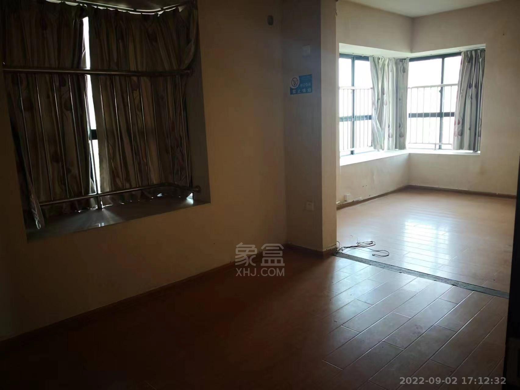 荷塘嘉苑 5室2厅1卫 2500.00元/月 荷塘嘉苑 5室2厅1卫 2500.00元/月室内图