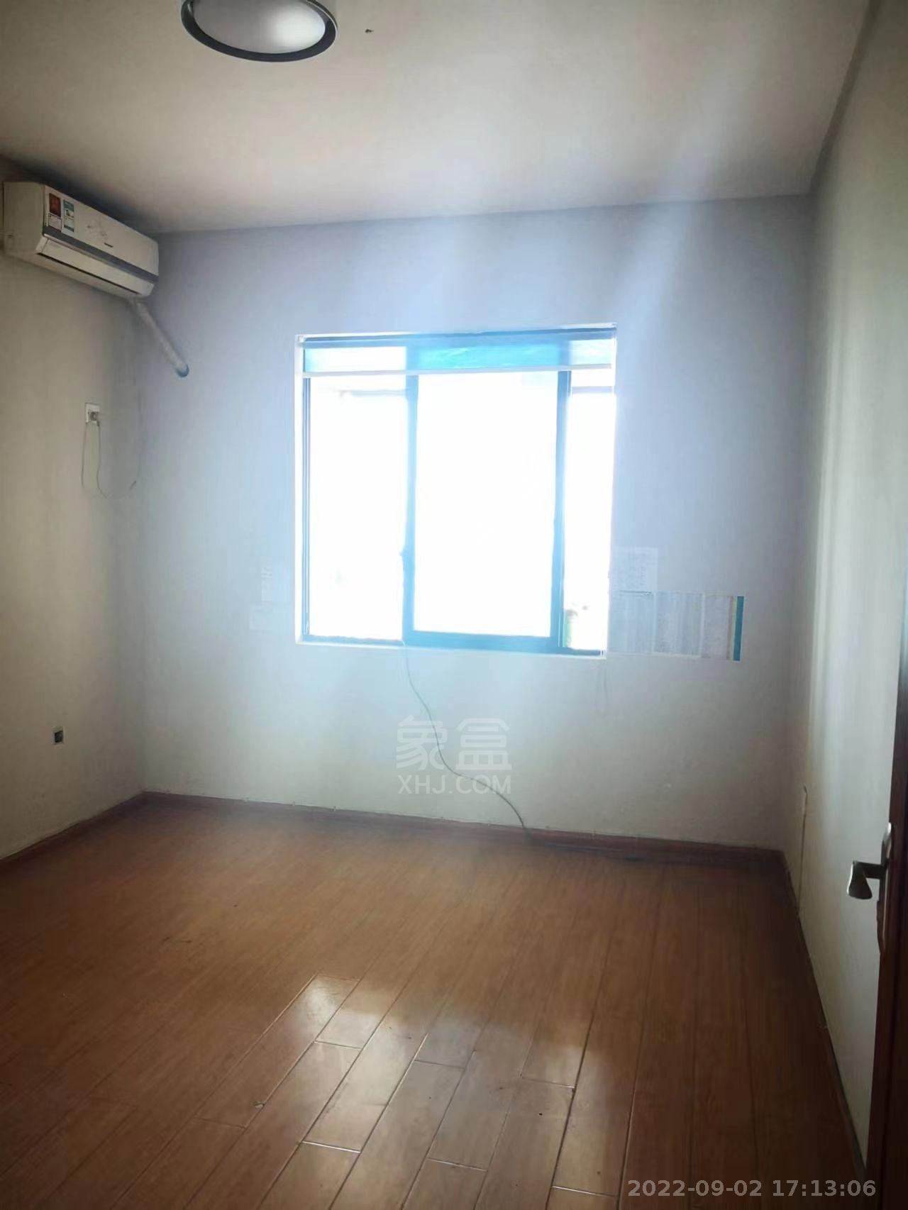 荷塘嘉苑 5室2厅1卫 2500.00元/月 荷塘嘉苑 5室2厅1卫 2500.00元/月室内图