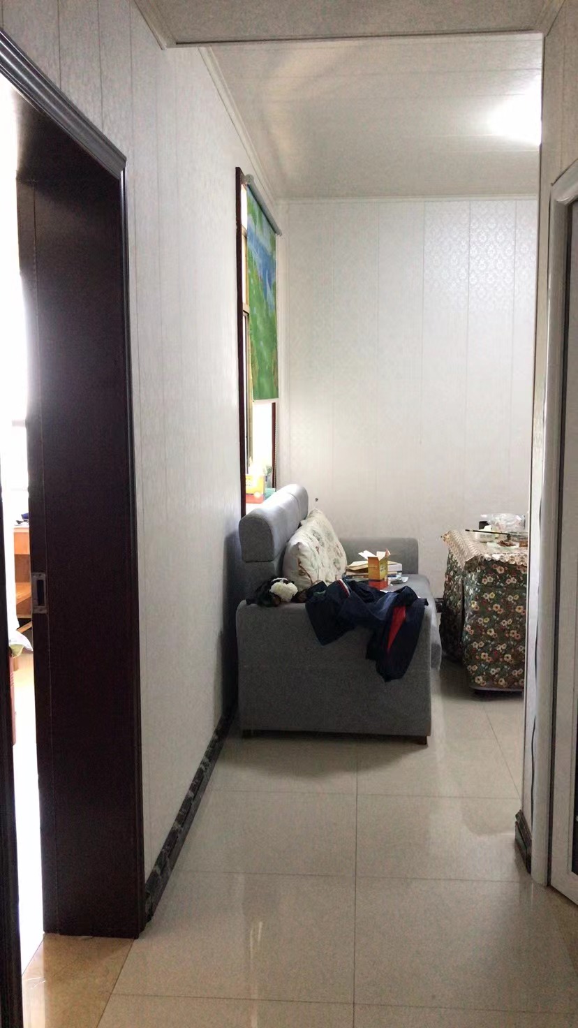 百弘学府城  2室1厅1卫   60.80万客厅