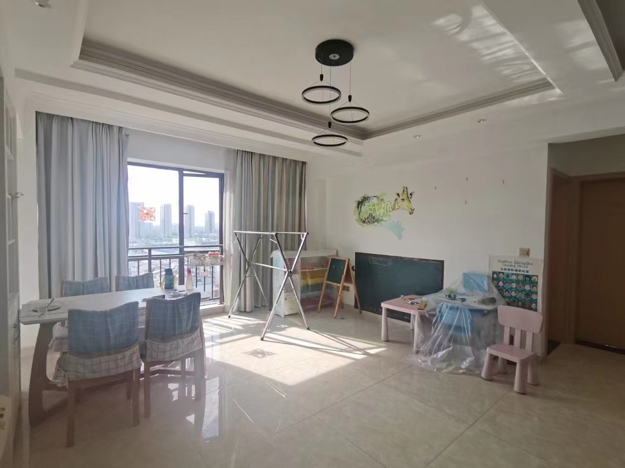 星河城  2室2厅1卫   1600.00元/月室内图