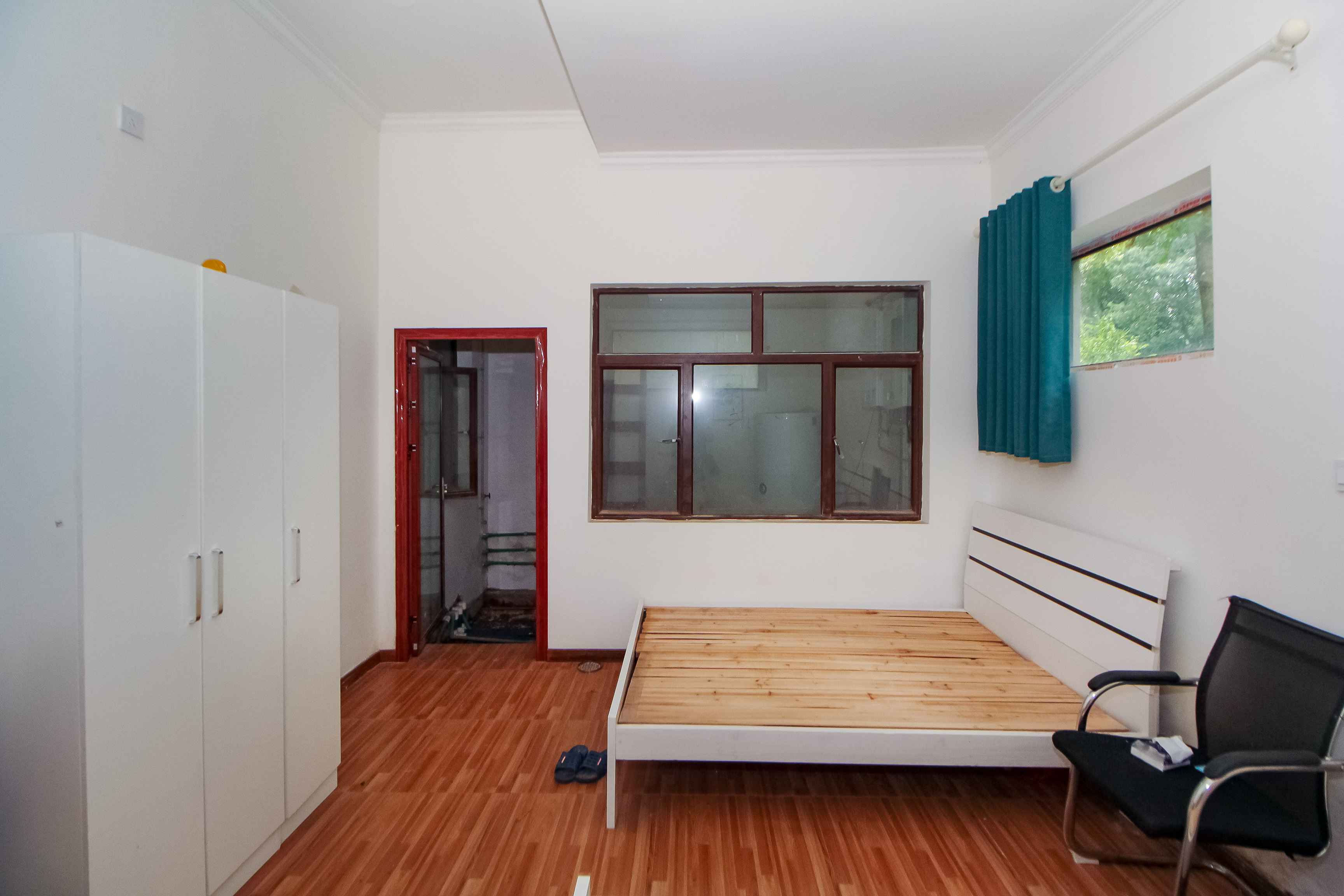 麓山恋迪亚溪谷  6室3厅4卫    455.0万卧室