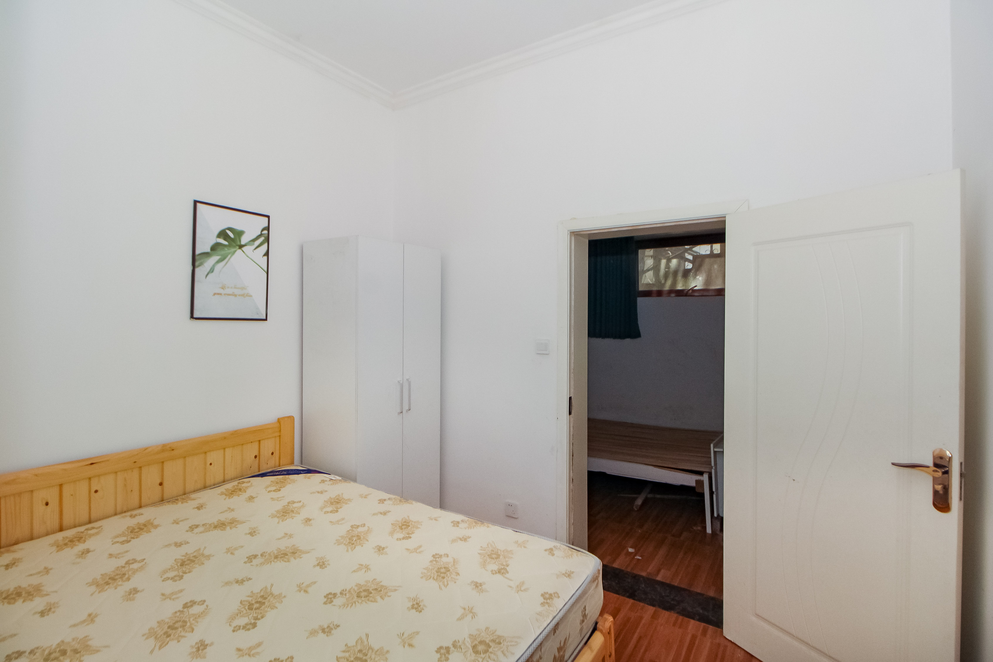 麓山恋迪亚溪谷  6室3厅4卫    455.0万卧室