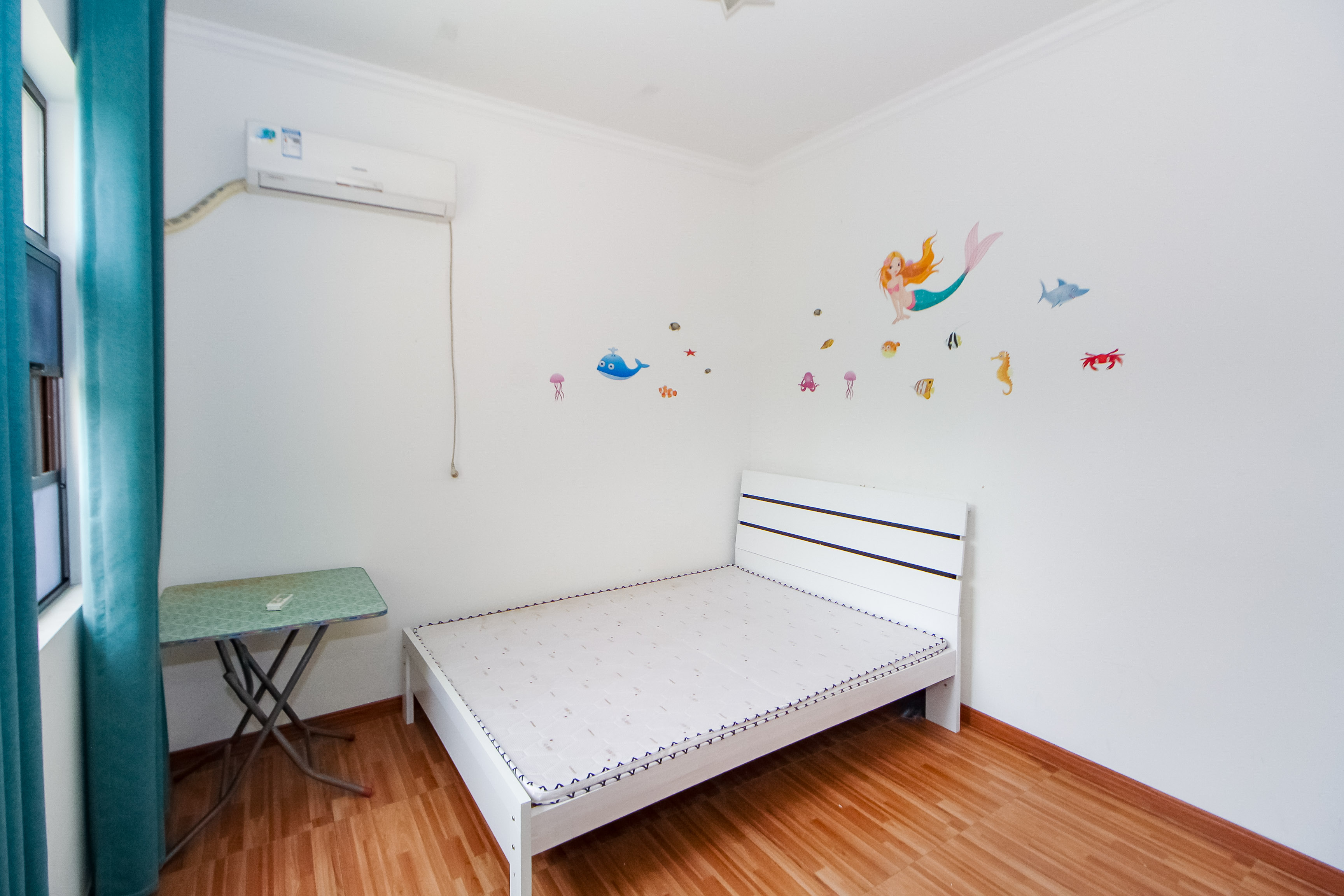 麓山恋迪亚溪谷  6室3厅4卫    455.0万卧室