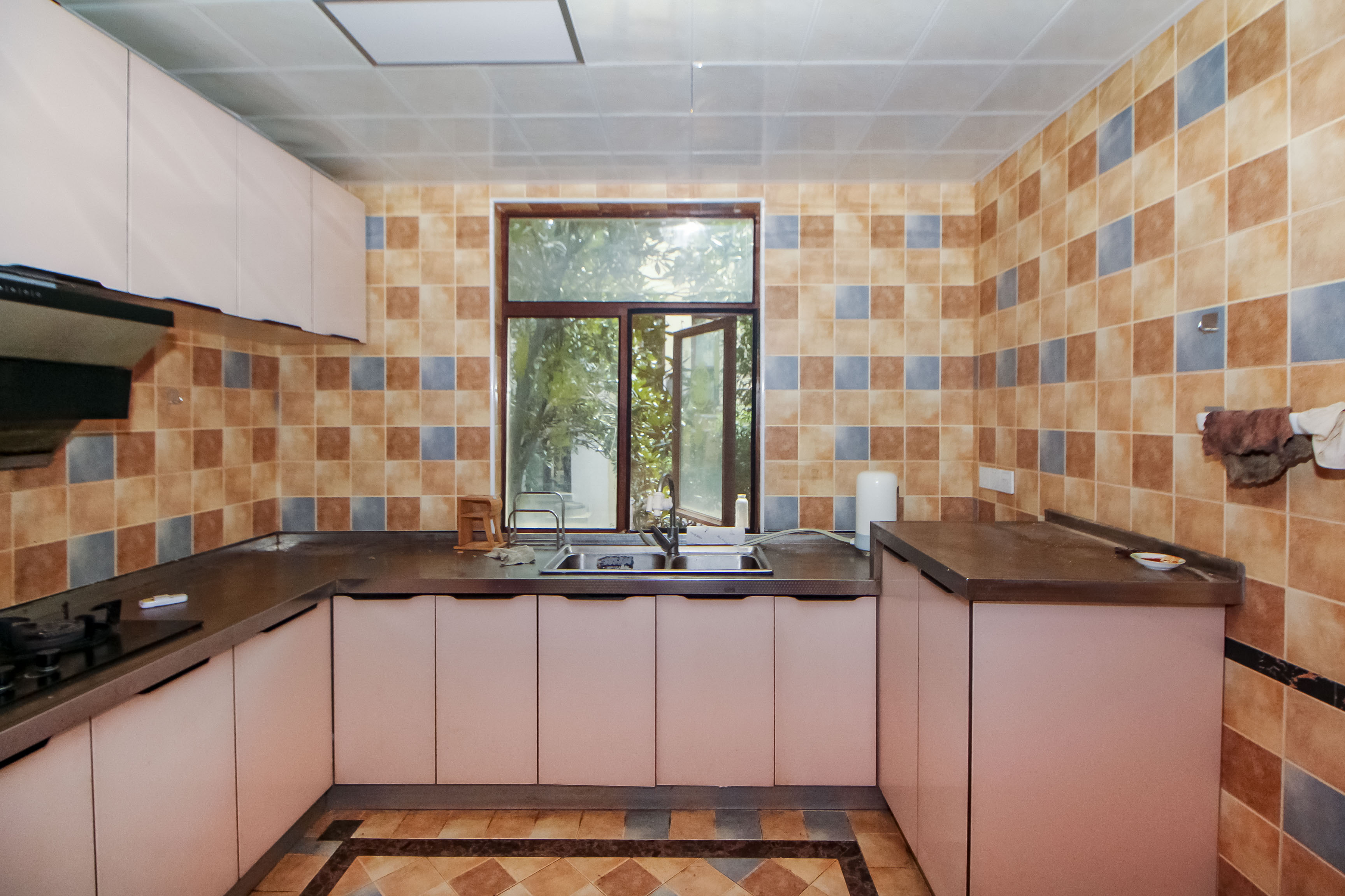 麓山恋迪亚溪谷  6室3厅4卫    455.0万其他