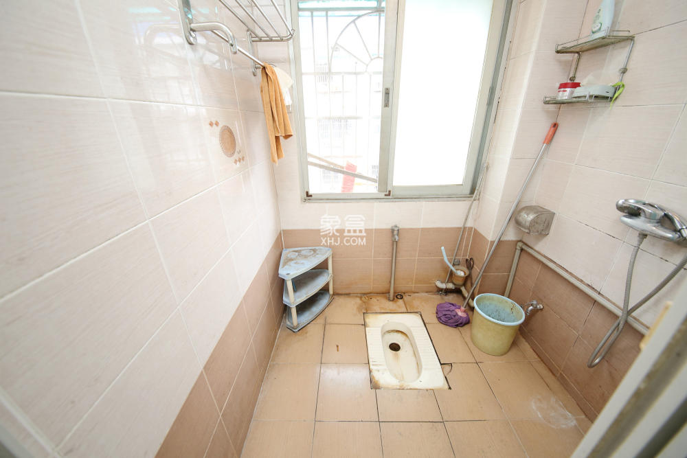 學(xué)宮街商住樓  3室2廳2衛(wèi)   100.00萬