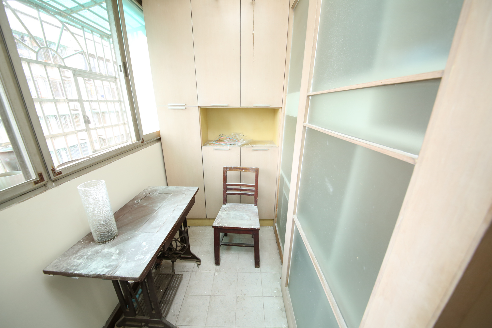 学宫街商住楼  3室2厅2卫   100.00万阳台