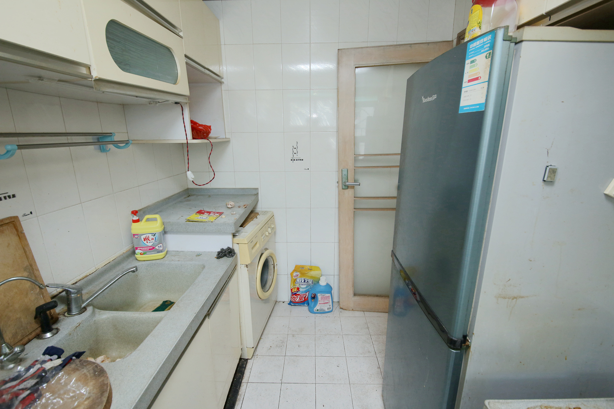 学宫街商住楼  3室2厅2卫   100.00万厨房