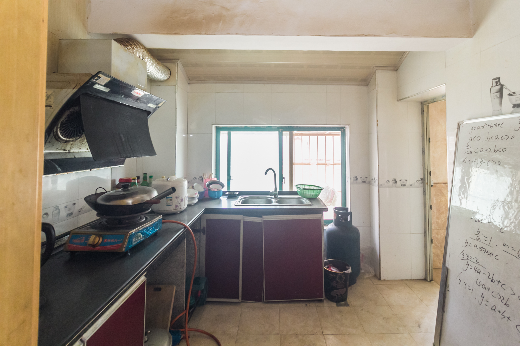 星沙国际物流园/泉星社区 4室2厅2卫 64.8万 星沙国际物流园/泉星社区 4室2厅2卫 64.8万厨房