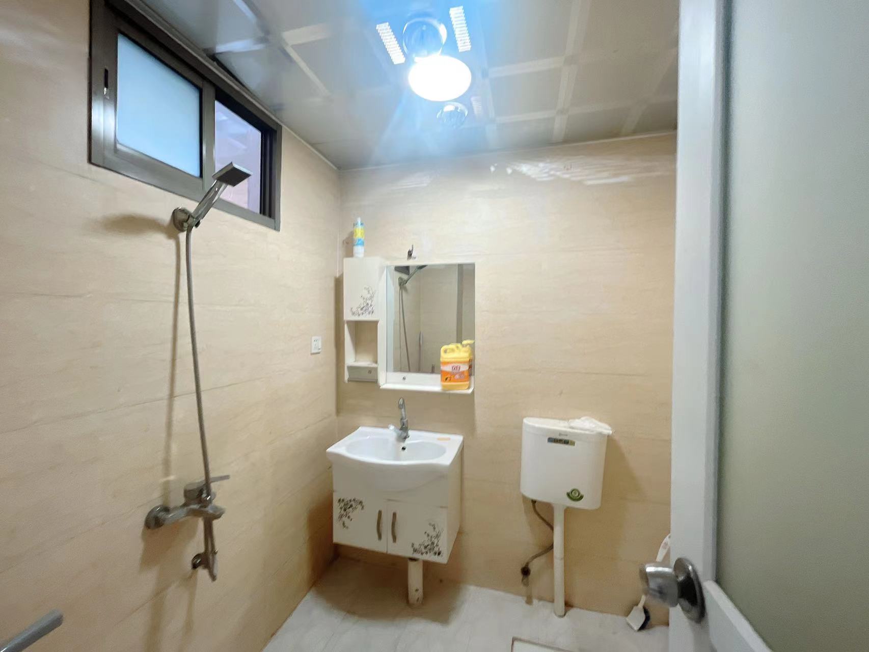 建鑫二期 2室1厅1卫 40.0万 建鑫二期 2室1厅1卫 40.0万客厅