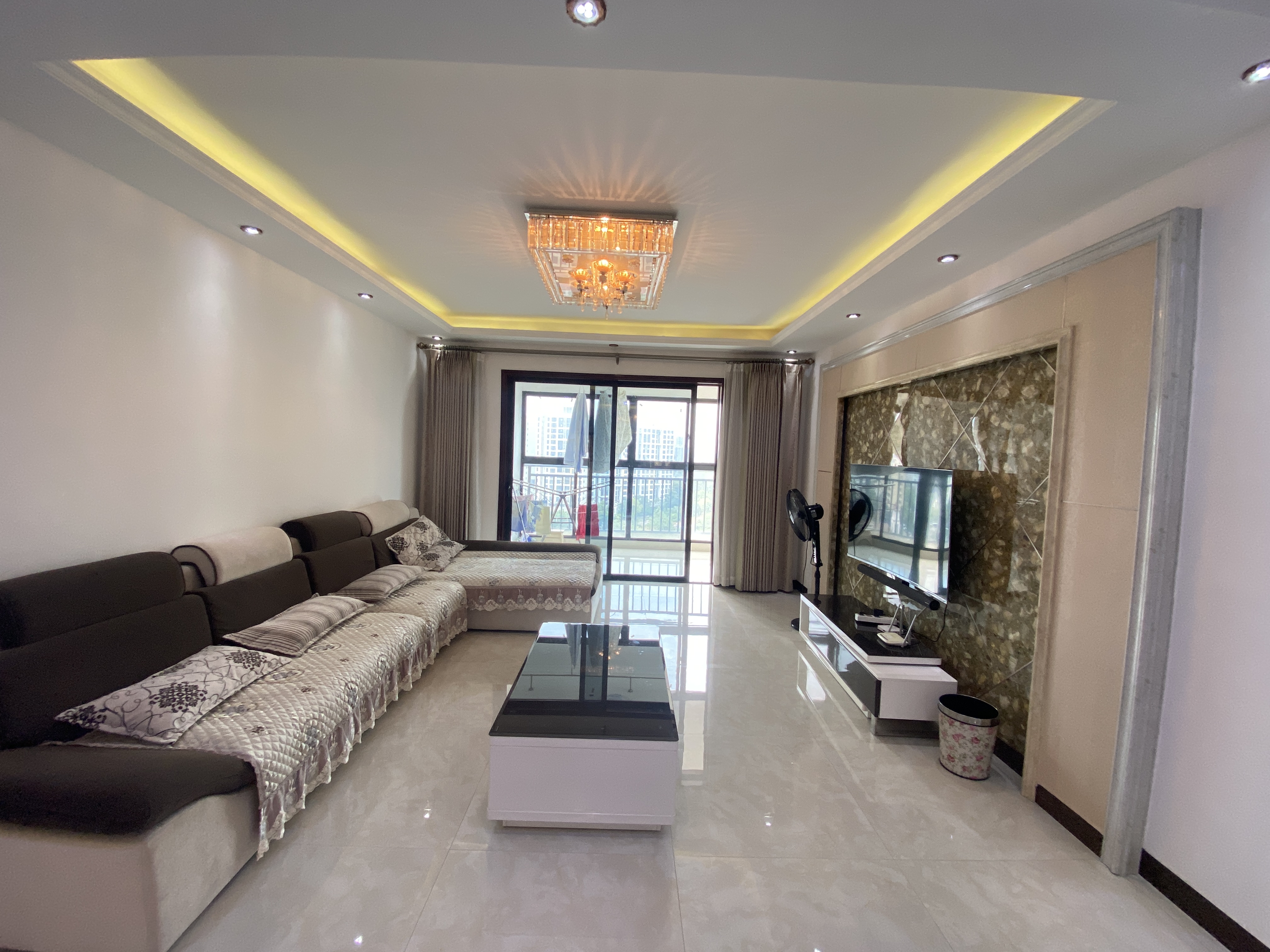 三一歌雅郡 3室2厅2卫 83.0万 三一歌雅郡 3室2厅2卫 83.0万室内图