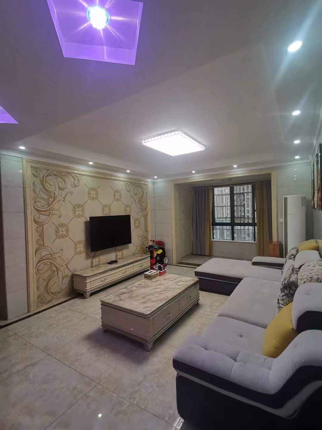 佳兆业金域天下三期 3室2厅2卫 83.8万 佳兆业金域天下三期 3室2厅2卫 83.8万室内图