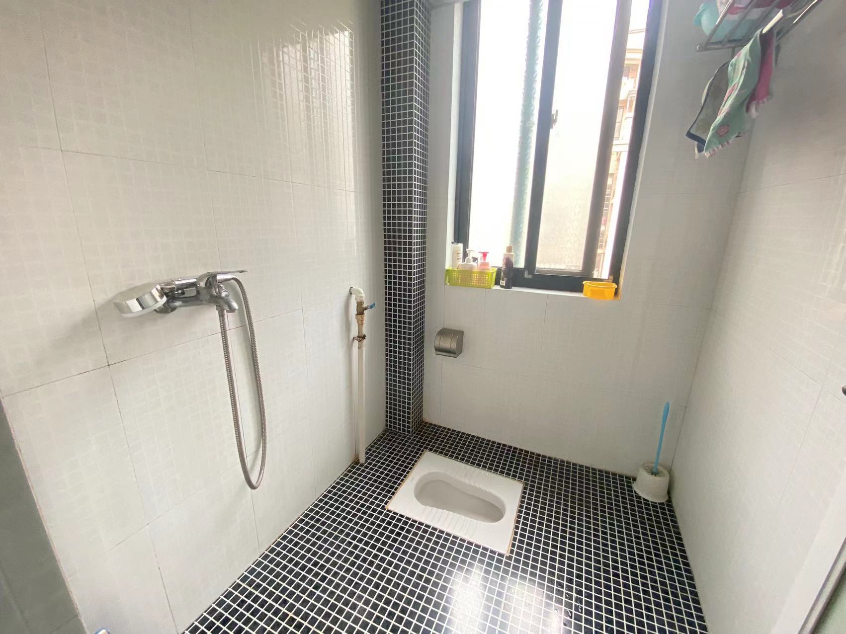 嘉盛华府 3室2厅2卫 60.0万 嘉盛华府 3室2厅2卫 60.0万室内图