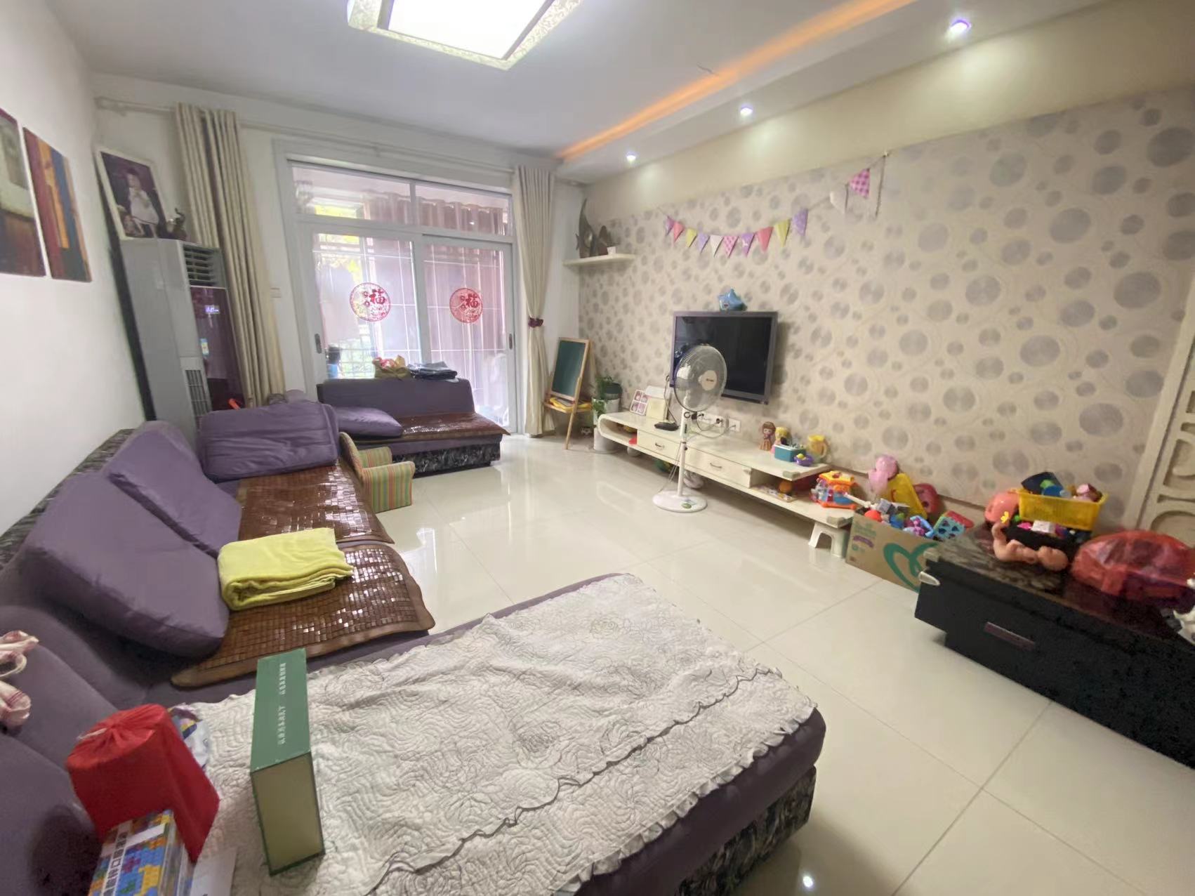 嘉盛华府 3室2厅2卫 60.0万 嘉盛华府 3室2厅2卫 60.0万室内图