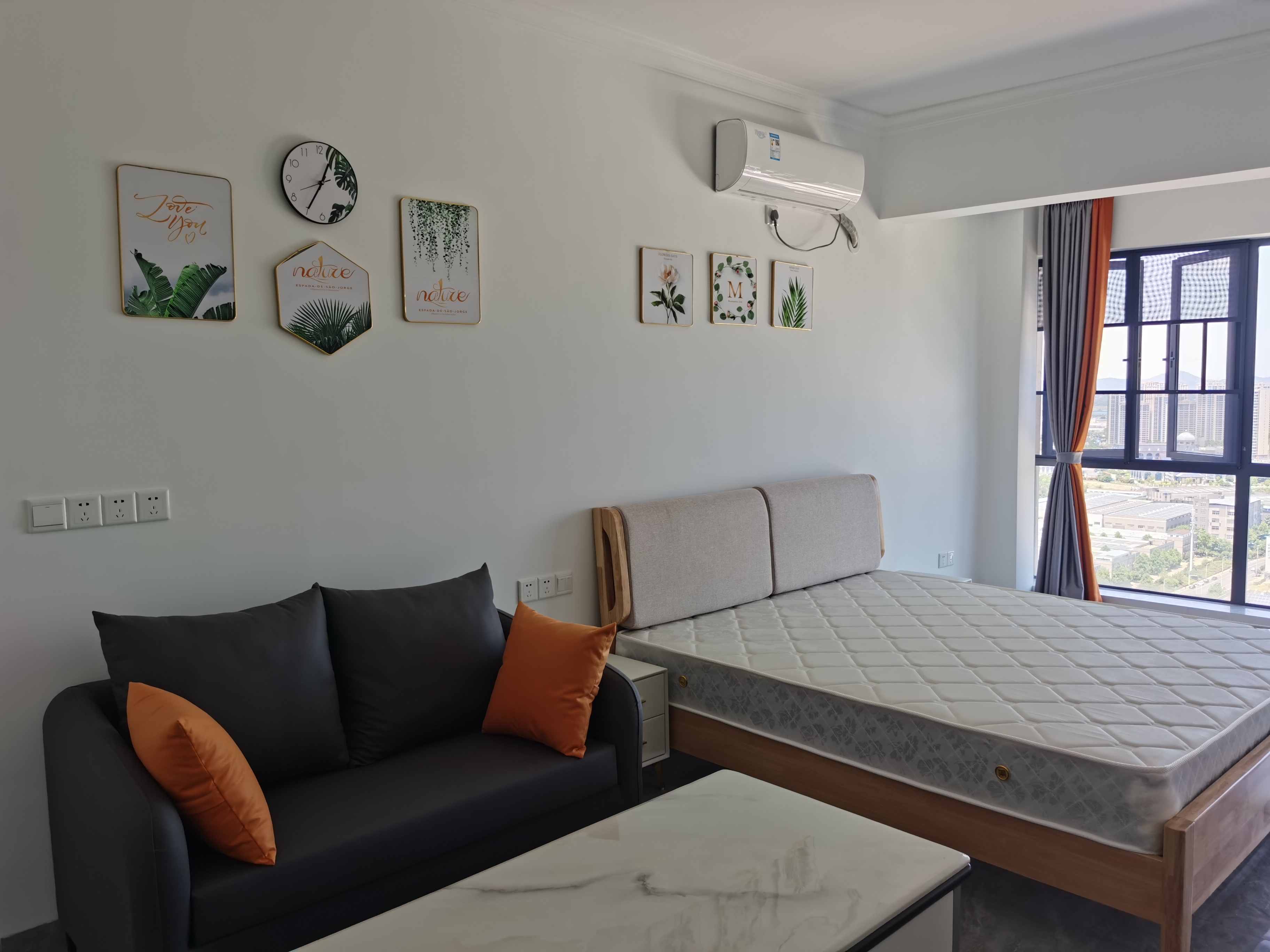 山水洲城华晨第一城 1室1厅1卫 42.0万 山水洲城华晨第一城 1室1厅1卫 42.0万室内图