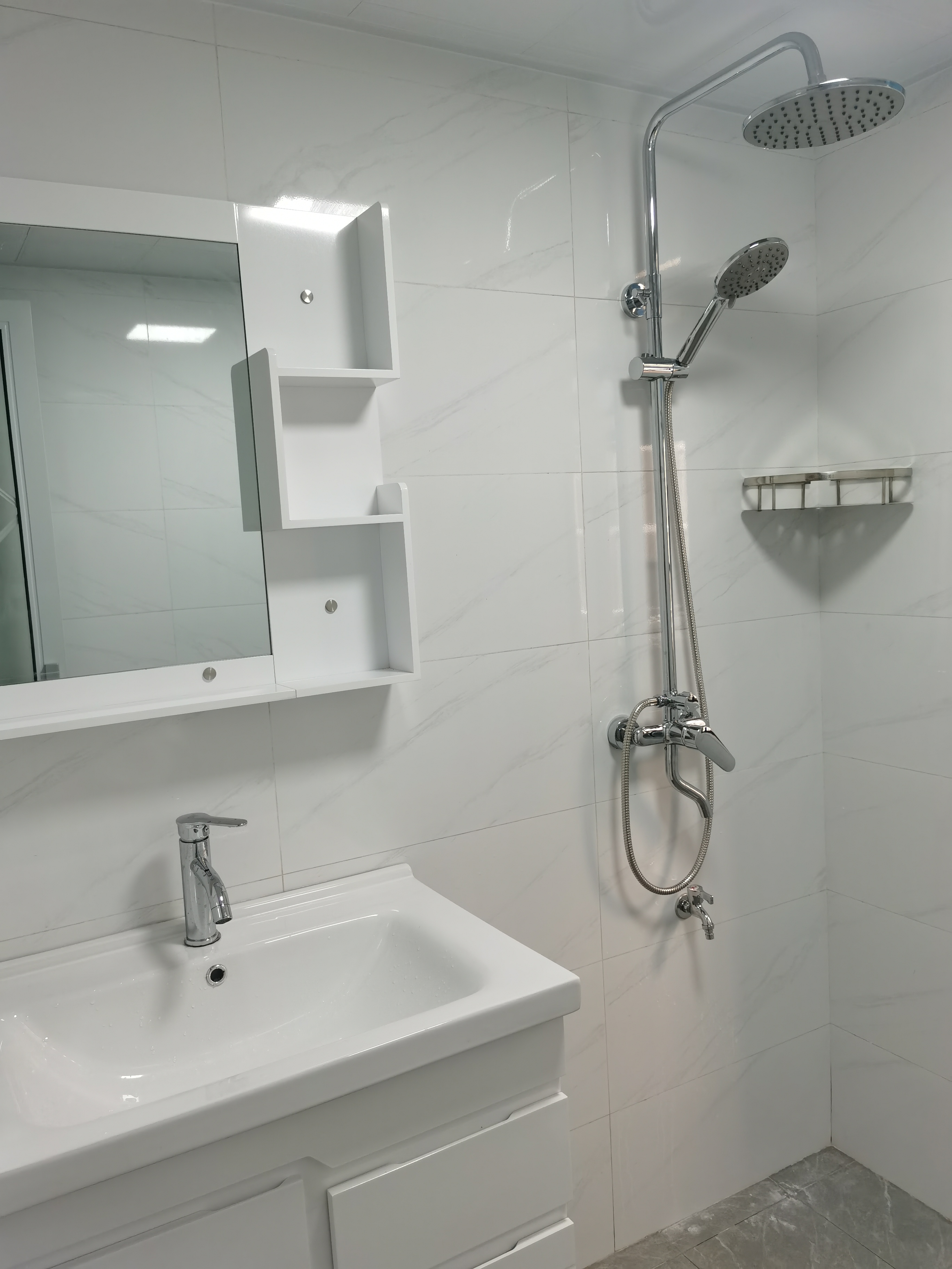 山水洲城华晨第一城 1室1厅1卫 42.0万 山水洲城华晨第一城 1室1厅1卫 42.0万室内图