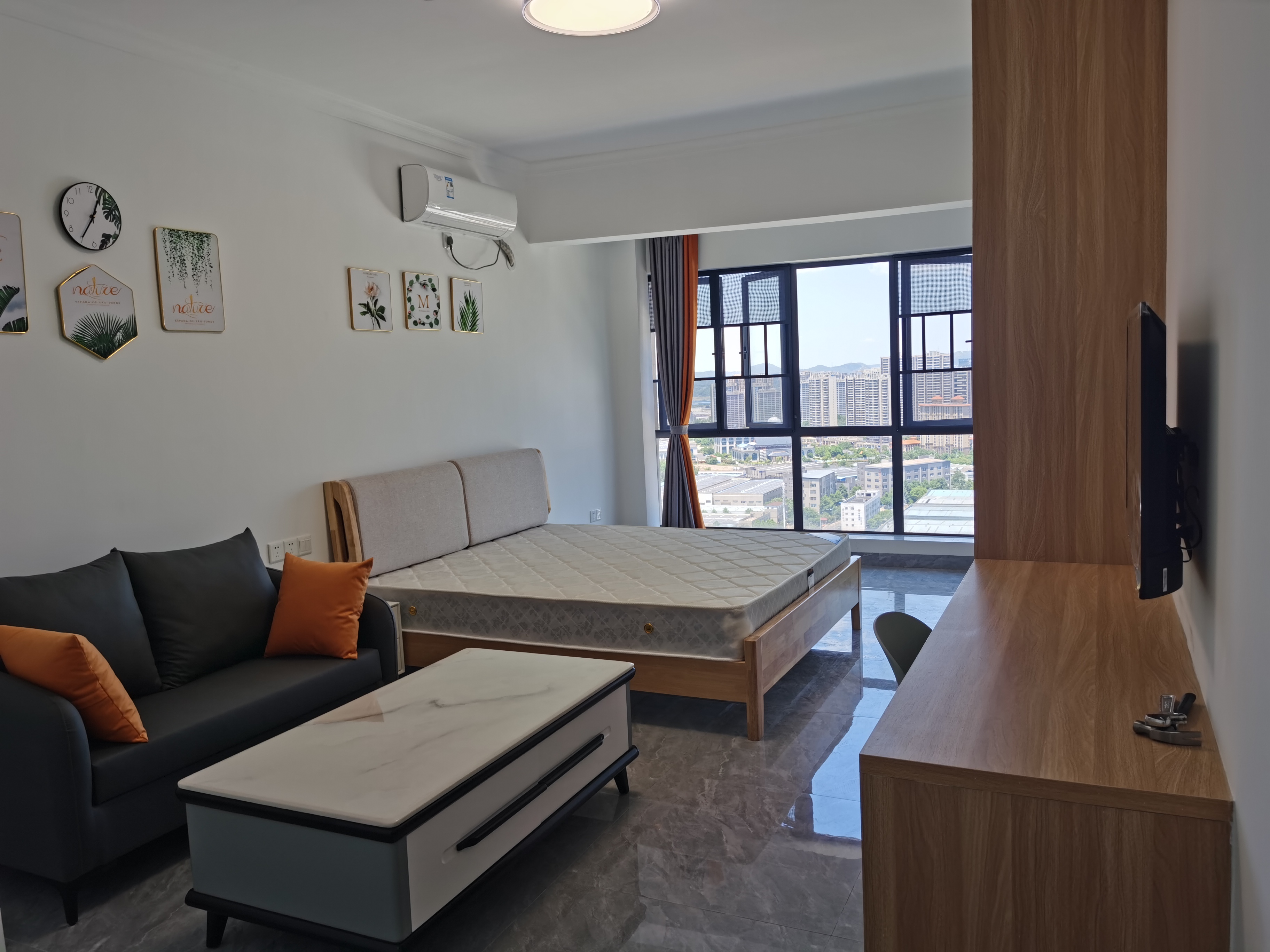 山水洲城华晨第一城 1室1厅1卫 42.0万 山水洲城华晨第一城 1室1厅1卫 42.0万室内图