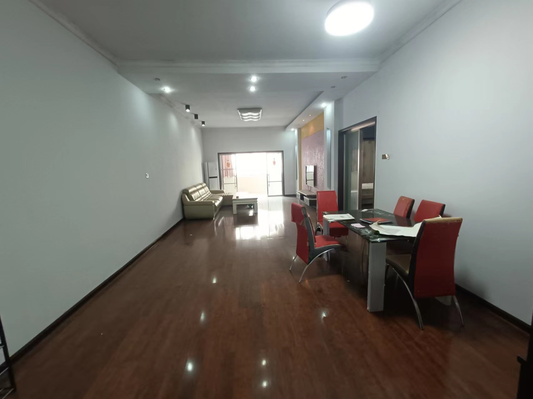 中南市场 3室2厅2卫 1300.00元/月 中南市场 3室2厅2卫 1300.00元/月室内图