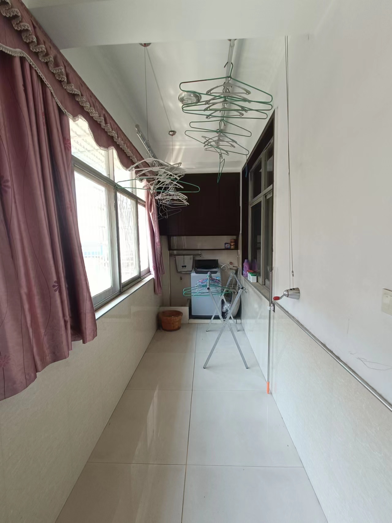 中南市场 3室2厅2卫 1300.00元/月 中南市场 3室2厅2卫 1300.00元/月室内图