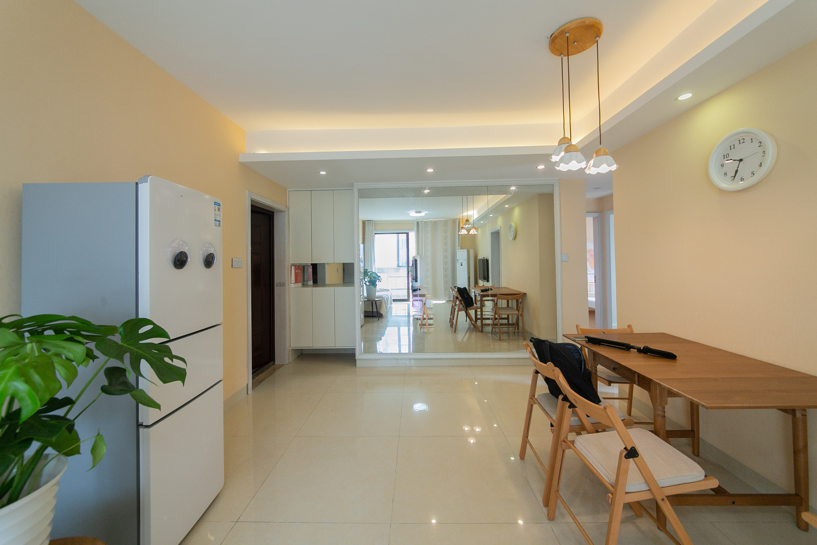 水映加州  2室2厅1卫    148.0万客厅