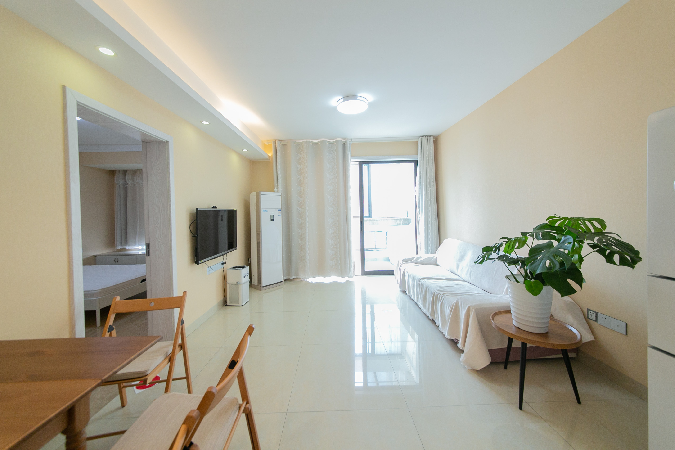 水映加州  2室2厅1卫    148.0万客厅