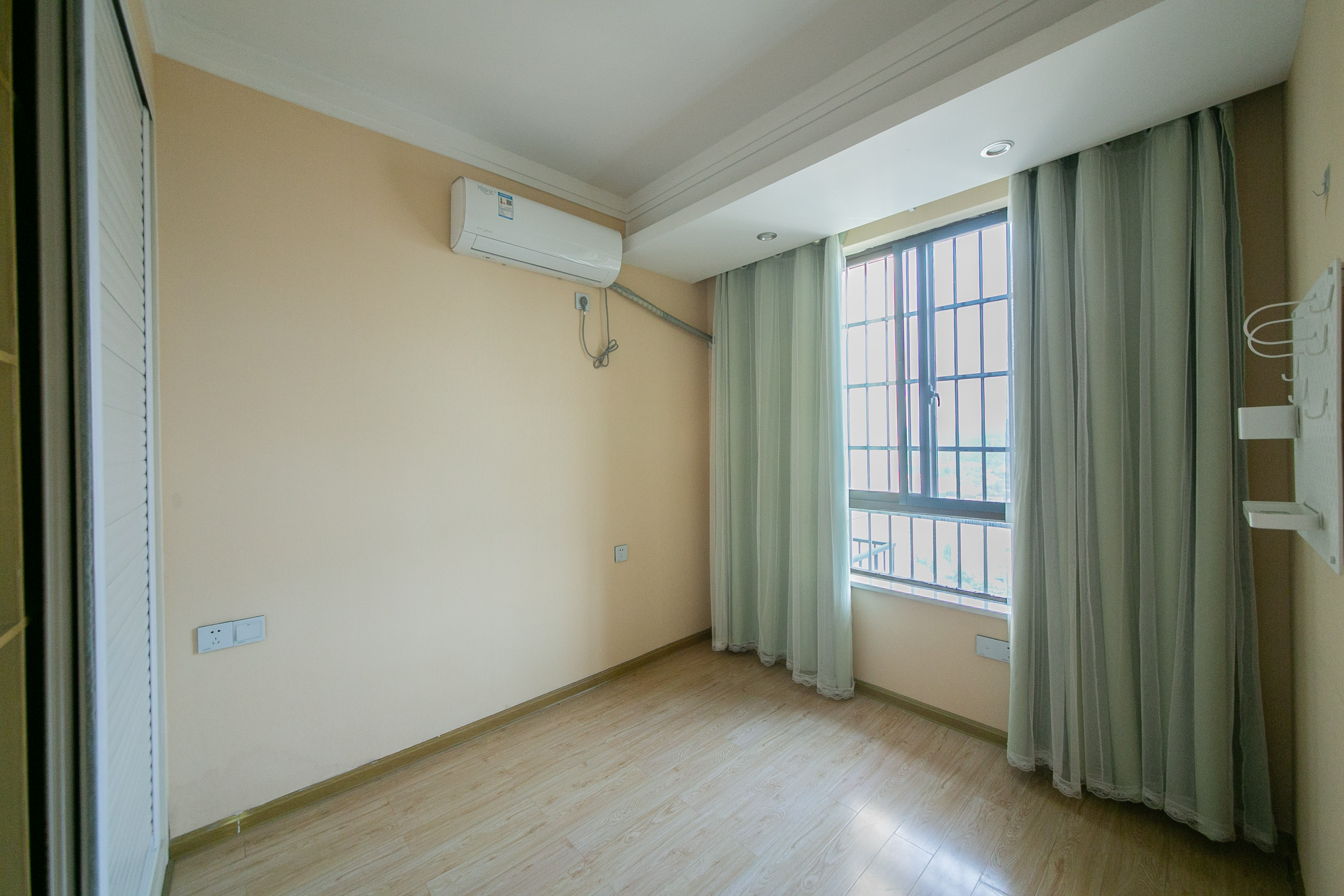 水映加州  2室2厅1卫    148.0万卧室