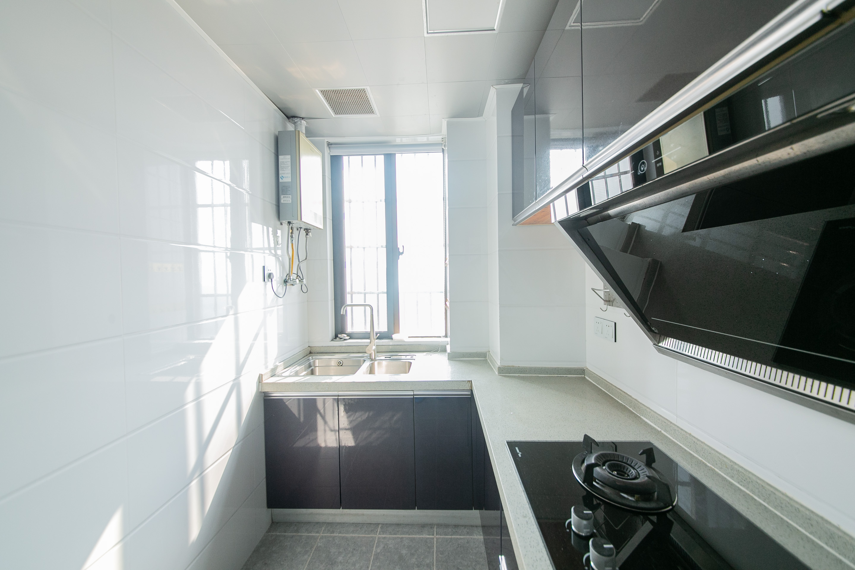 水映加州  2室2厅1卫    148.0万厨房