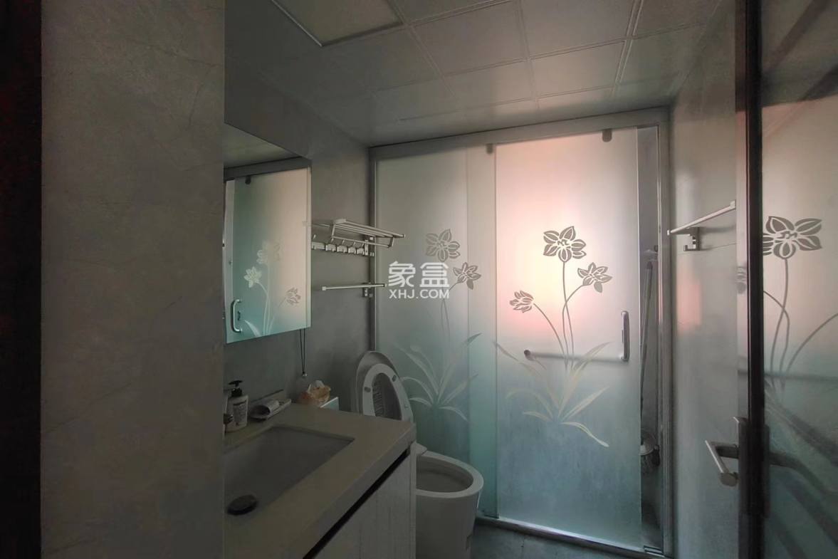 金轮翡翠名园  3室2厅2卫    115.0万 金轮翡翠名园  3室2厅2卫    115.0万室内图