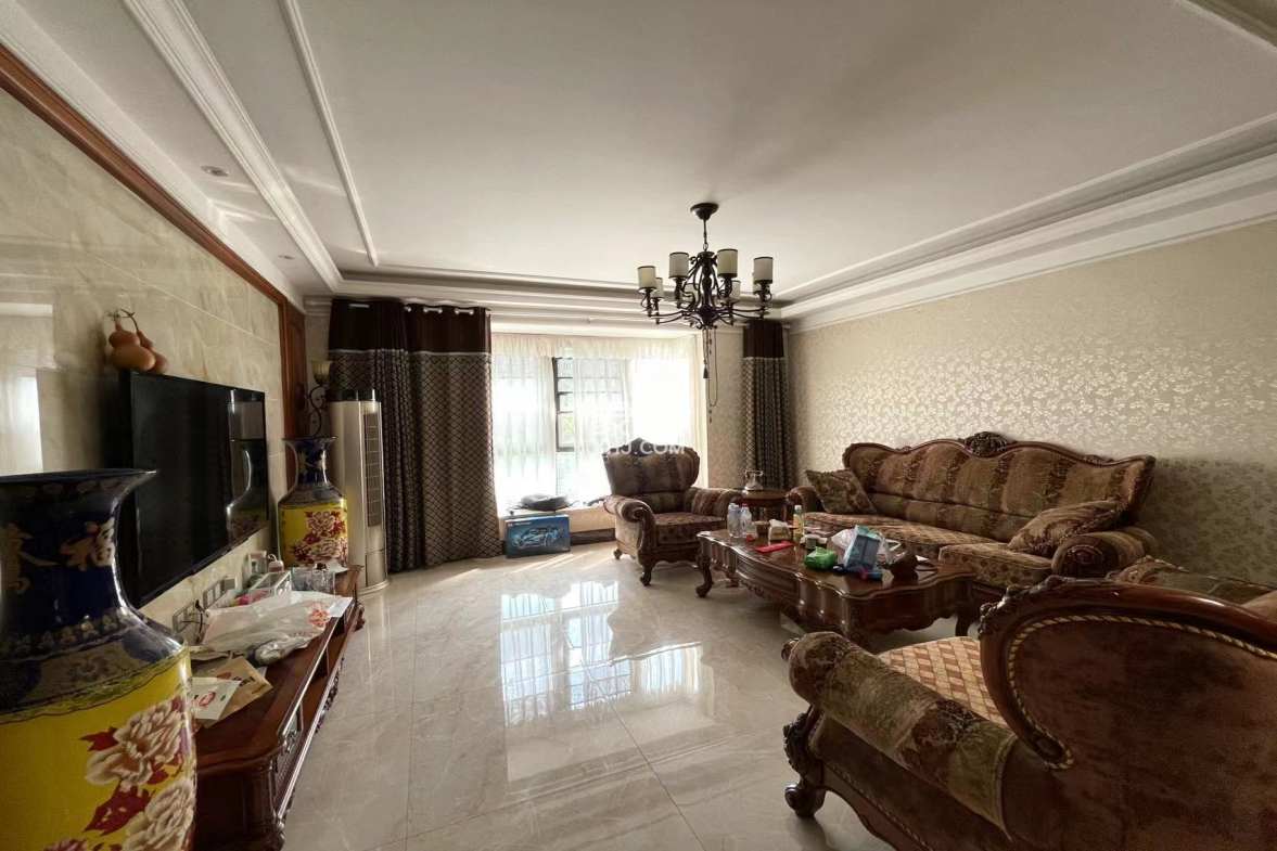 城市风景 5室2厅2卫 138.0万 城市风景 5室2厅2卫 138.0万室内图