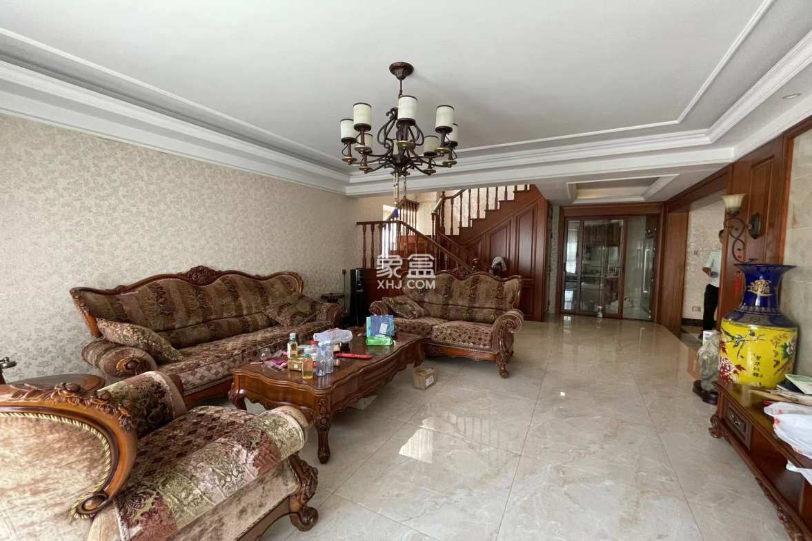 城市风景 5室2厅2卫 138.0万 城市风景 5室2厅2卫 138.0万室内图