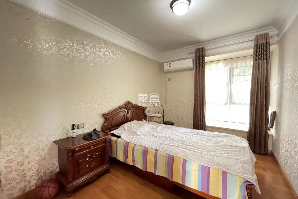 城市风景 5室2厅2卫 138.0万 城市风景 5室2厅2卫 138.0万室内图