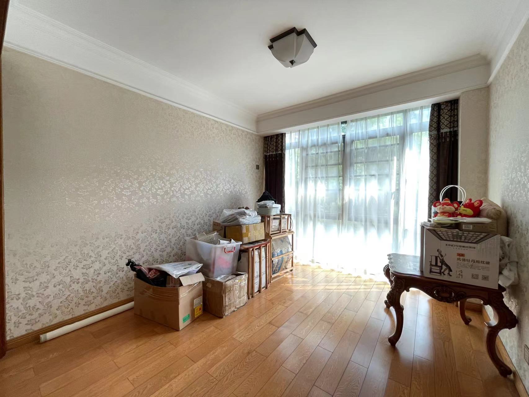 城市风景 5室2厅2卫 138.0万 城市风景 5室2厅2卫 138.0万室内图