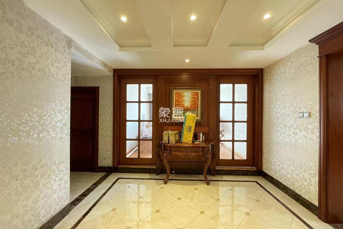 城市风景 5室2厅2卫 138.0万 城市风景 5室2厅2卫 138.0万室内图