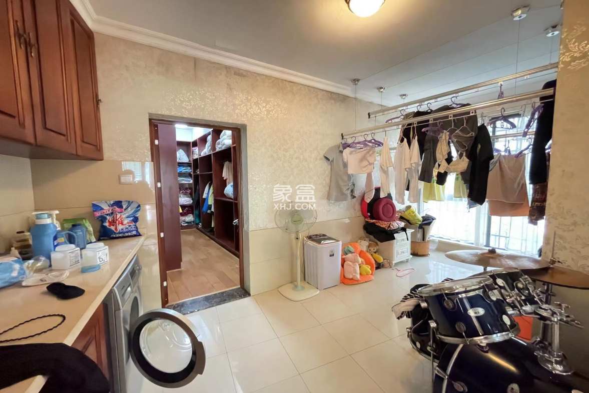 城市风景 5室2厅2卫 138.0万 城市风景 5室2厅2卫 138.0万室内图